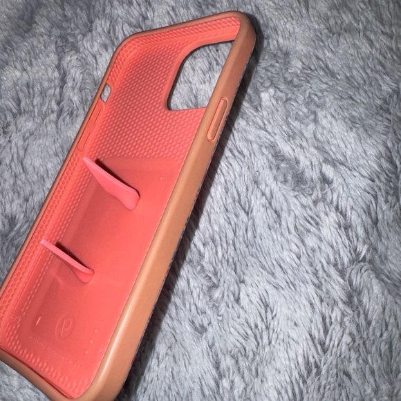 Loopy Case – Fits iPhone 13/14 Pro Max (6.7”) - Picture 3 of 3